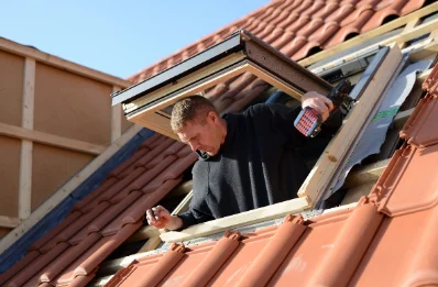 Pose de fenêtres de toit Velux au Tâtre